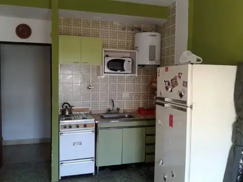 253 - CHIOZZA 2300, Piso 2