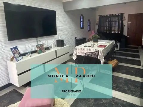 Casa 4 ambientes con 2 baños