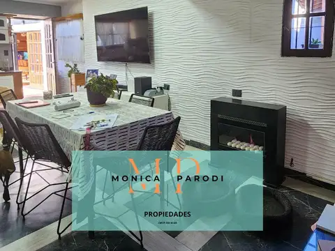 Casa en Venta con 2 cocheras