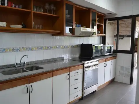 Departamento 4 ambientes con 2 baños