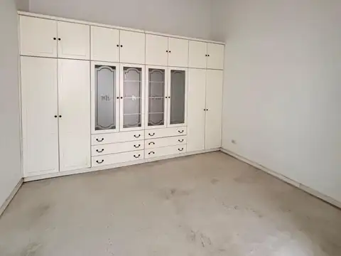 Casa de pasillo, 3 dormitorios, centro Rosario