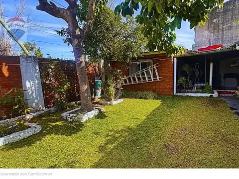 CASA EN VENTA F VARELA 5 AMBIENTES APTA CREDITO