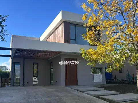 CASA EN VENTA EN PUERTOS - ARAUCARIAS - MAROTO PROPIEDADES
