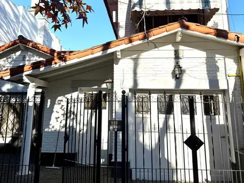 Casa en Florida Mitre/Este apta credito con patio y terraza