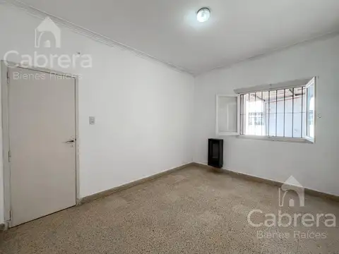 Casa 6 ambientes con 1 baño