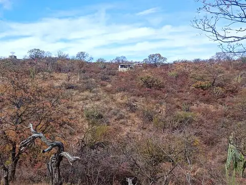 ALOJA – Vendo lote de 400 m² en barrio cercano a Pozo de Luz, San Marcos Sierras