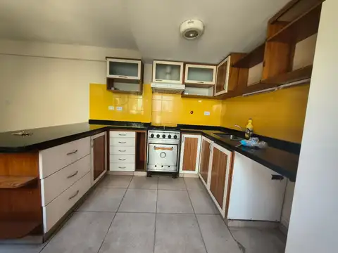 Depto Tipo Casa en Alquiler de 5 ambientes