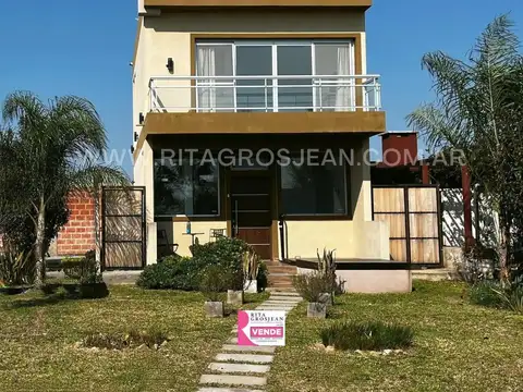 Casa en Venta con 2 cocheras