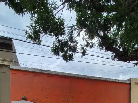 VENTA DE CASA A UNA CUADRA DE LA PLAZA CENTRAL