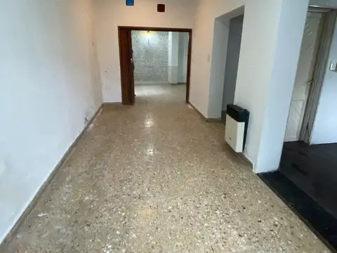 CASA EN VENTA DOS DORMITORIOS, DOS BAÑOS, COCHERA.  BARRIO ARROYITO cerca del Río, clubes y shopping