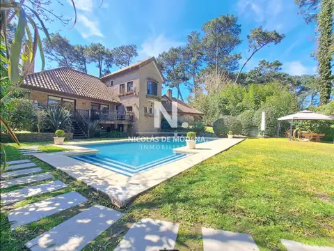 Amplia Casa con piscina  en San Rafael , Punta del Este