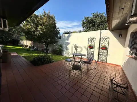 Casa en Venta en Castelar, USD 390.000