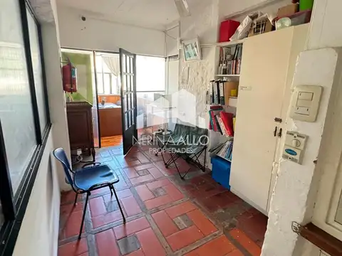 Casa 7 ambientes con 2 baños