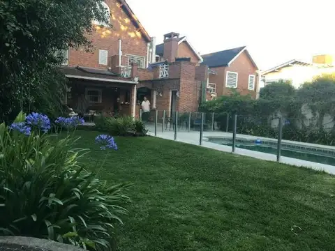 Casa - Venta - Argentina, Haedo - LAS BASES 300