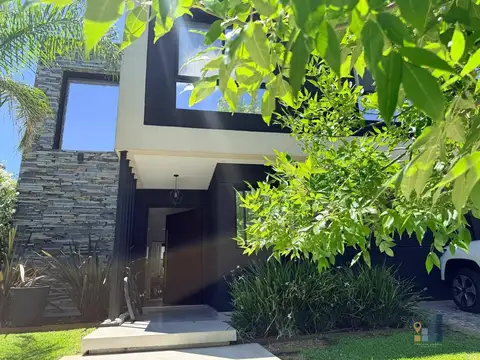 Barrio Castaños 100