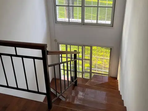 CASA EN VENTA SOBRE RUTA 9! FUNES