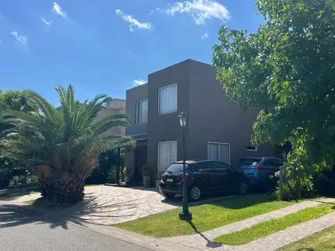 El Hornero, Pilar 100