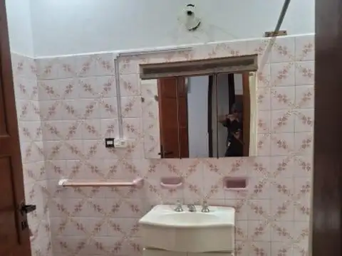 Casa en Alquiler con 1 cochera