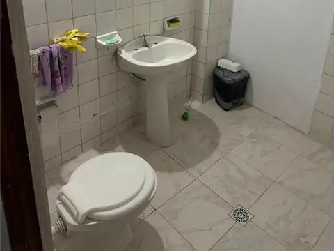 Av. MAC LEAN 600, Piso P.B.