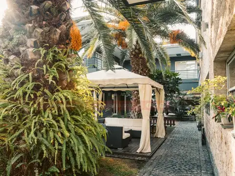 Casa con parque y piscina Lanús Oeste