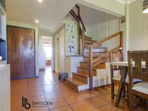 Depto Tipo Casa en Venta con 2 cocheras