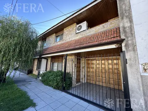 Venta PH de 4 ambientes con cochera y jardin en Quilmes