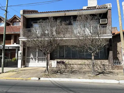Casa - Venta - Argentina, ramos mejia - CHACABUCO 634