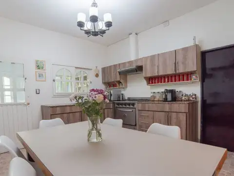 VENTA CASA 4 AMBIENTES HURLINGHAM QUINCHO