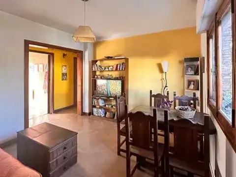 Venta dpto 4 amb con balcon al frente Av Lacarra 400 Parque Avellaneda