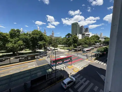 VENTA OFICINAS 200m2 REFACCIONADAS + 2 COCHERAS