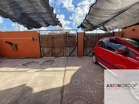 Casa en Venta con 2 cocheras