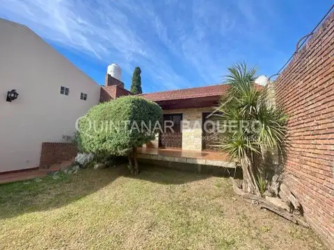 Avenida Mariano Acosta 1200