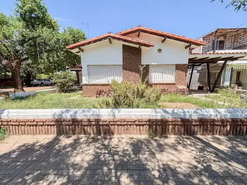 Casa 5 ambientes con 1 baño