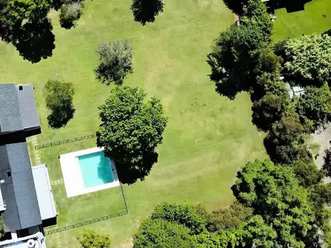 Casa 6 ambientes con 5 baños