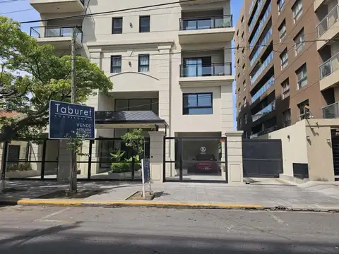 Cochera con excelente ubicación, en Ituzaingo Norte