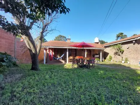 Casa - Venta - Villa Gesell - 4 Ambientes - Gas Natural - Garage