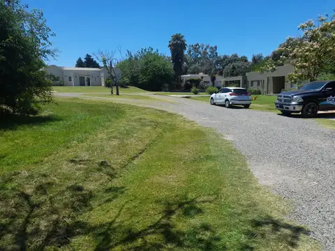 Quinta en Venta con 2 cocheras