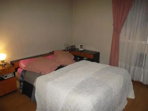 Casa 5 Ambientes en Venta - Castelar Sur