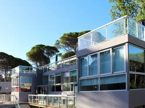 Hotel en venta - 20 Dormitorios 21 Baños - 138mts2 - Carilo