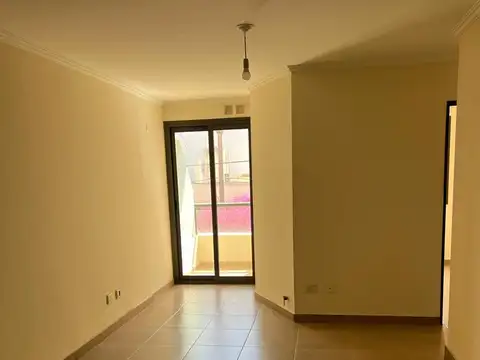 25 De Mayo 1600, Piso 2