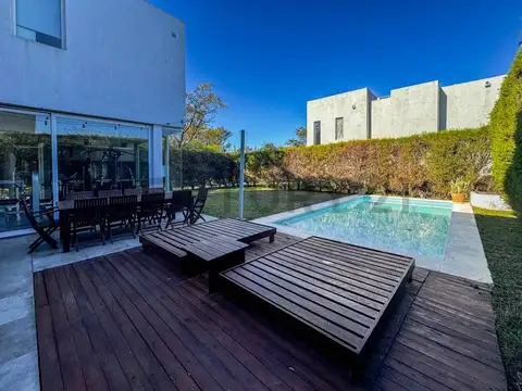 Casa en Venta de 4 dormitorios