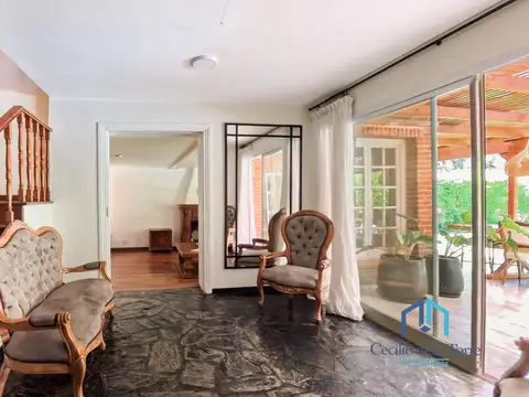 Casa 5 ambientes con 2 baños