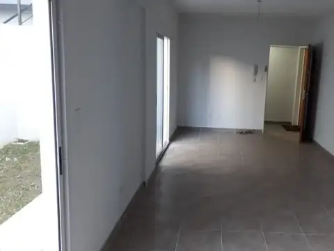 LA PAZ 2100, Piso PB