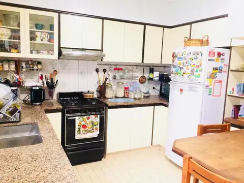 Casa 4 ambientes con 1 baño