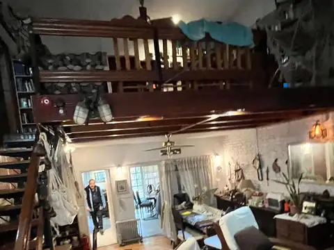 Casa en Venta con 3 cocheras