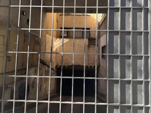 Cochera en Venta en excelente ubicación, en el centro de la ciudad