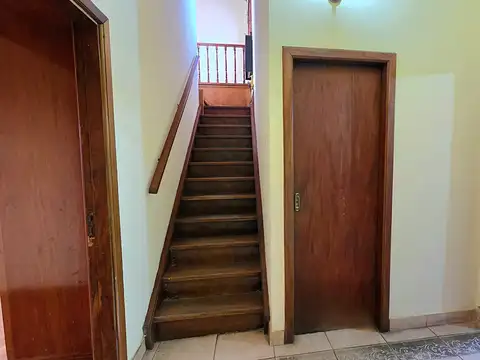 Casa 7 ambientes con 3 baños