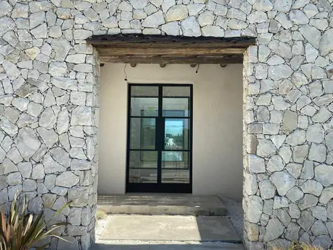 Casa en venta a la laguna 4 dorm, Barrio Santa Ana, Villanueva