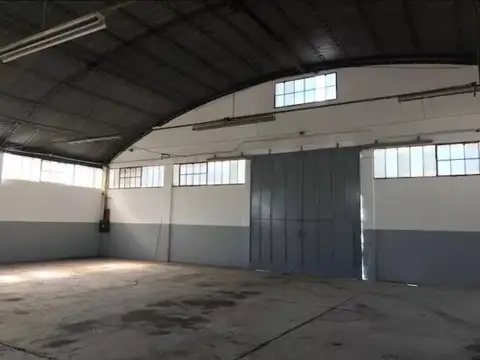 Depósito en venta - 3 Baños 10 Cocheras - 1800 mts2 - Manuel B Gonnet