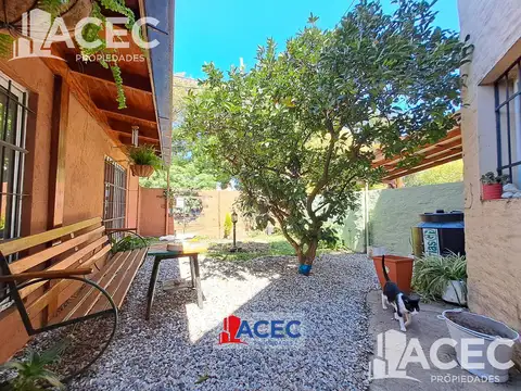 Casa 4 ambientes con 1 baño